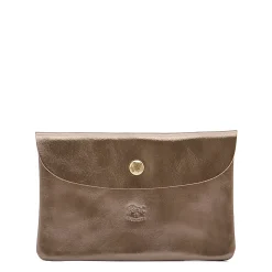 Case in metallic leather color metallic bronze
