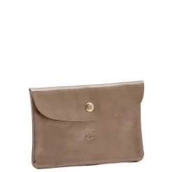 Case in metallic leather color metallic bronze