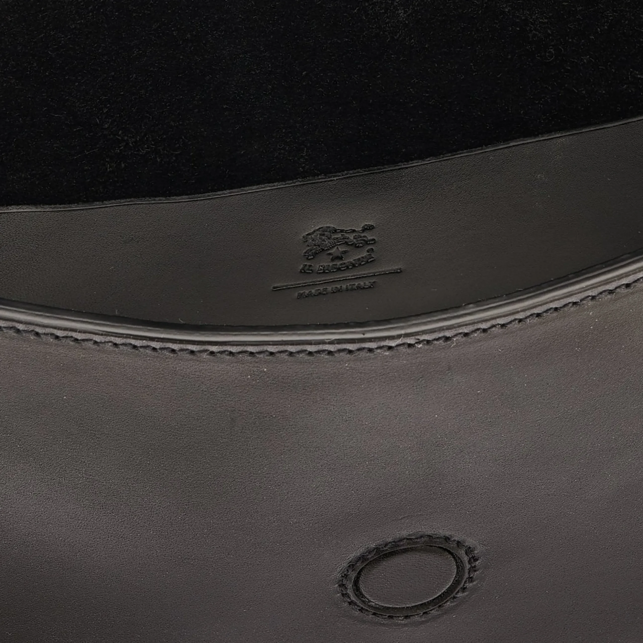 Consuelo Women's clutch bag in leather color black