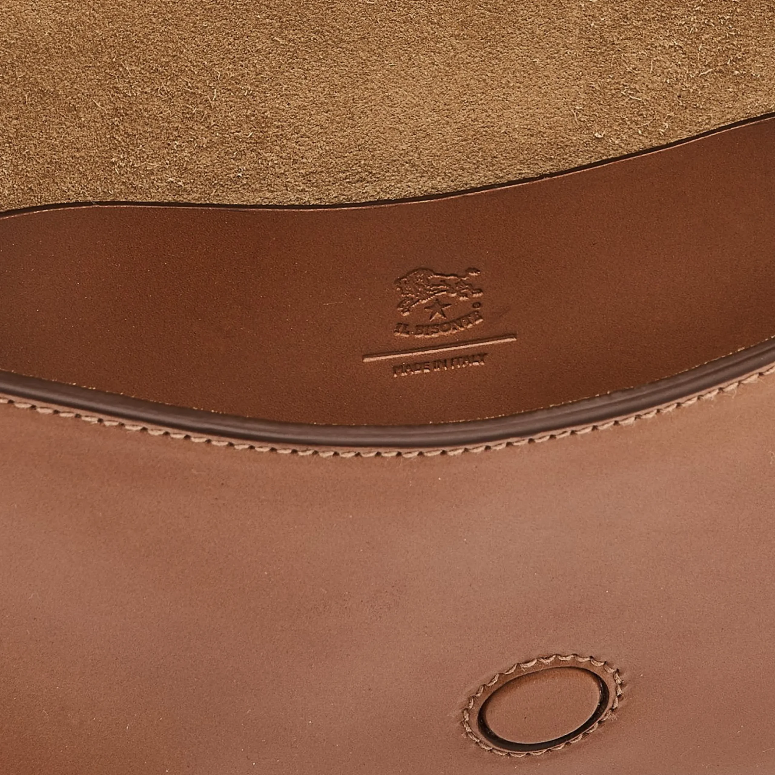 Consuelo Women's clutch bag in leather color chocolate