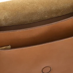 Consuelo Women's crossbody bag in leather color chocolate
