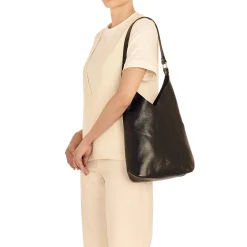Malibu Women's shoulder bag in leather color black
