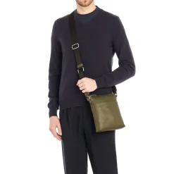 Oriuolo Men's crossbody bag in vintage leather color forest