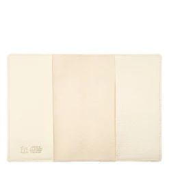 Passport holder in leather color milk