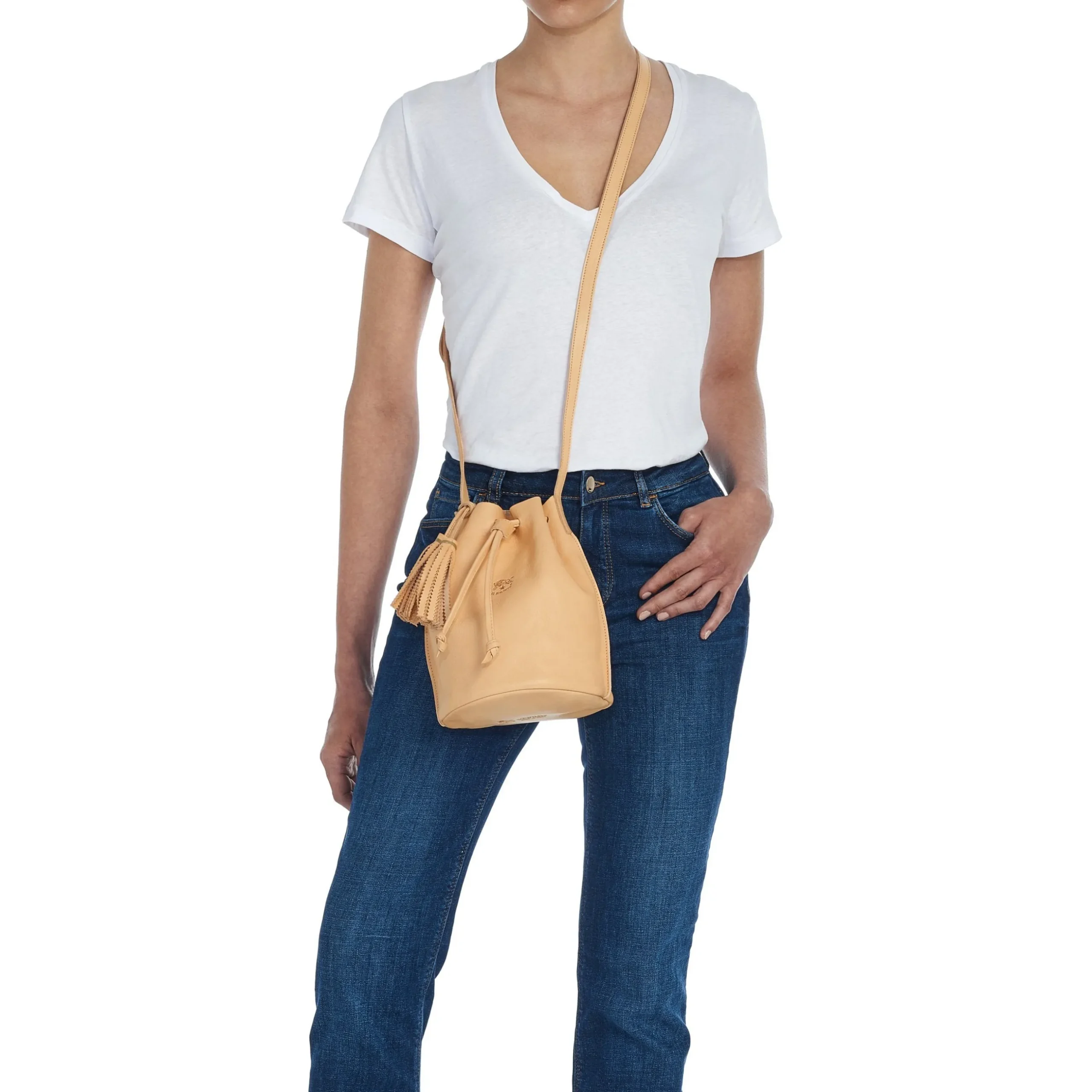 Silvia Women's bucket bag in leather color natural